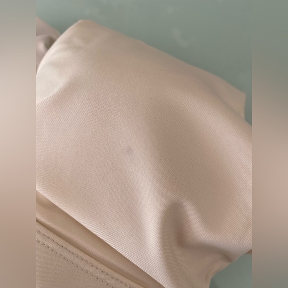 Sport bra top & leggings | Fabletics - Picture 10 of 10